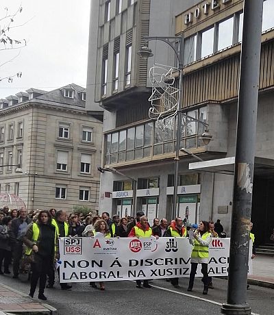 17-12-13 FlgaXustizaOurense01.jpeg